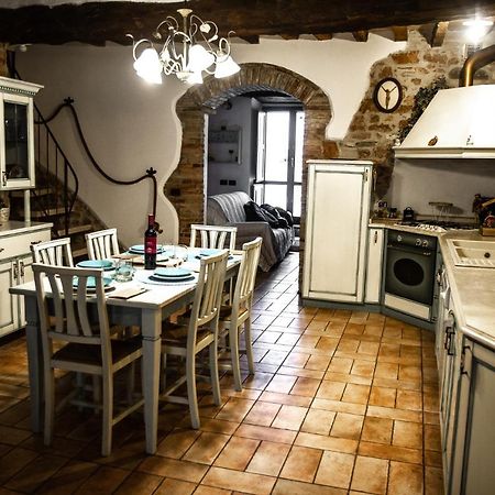 Casa Cristiano Bed & Breakfast Piobbico Luaran gambar