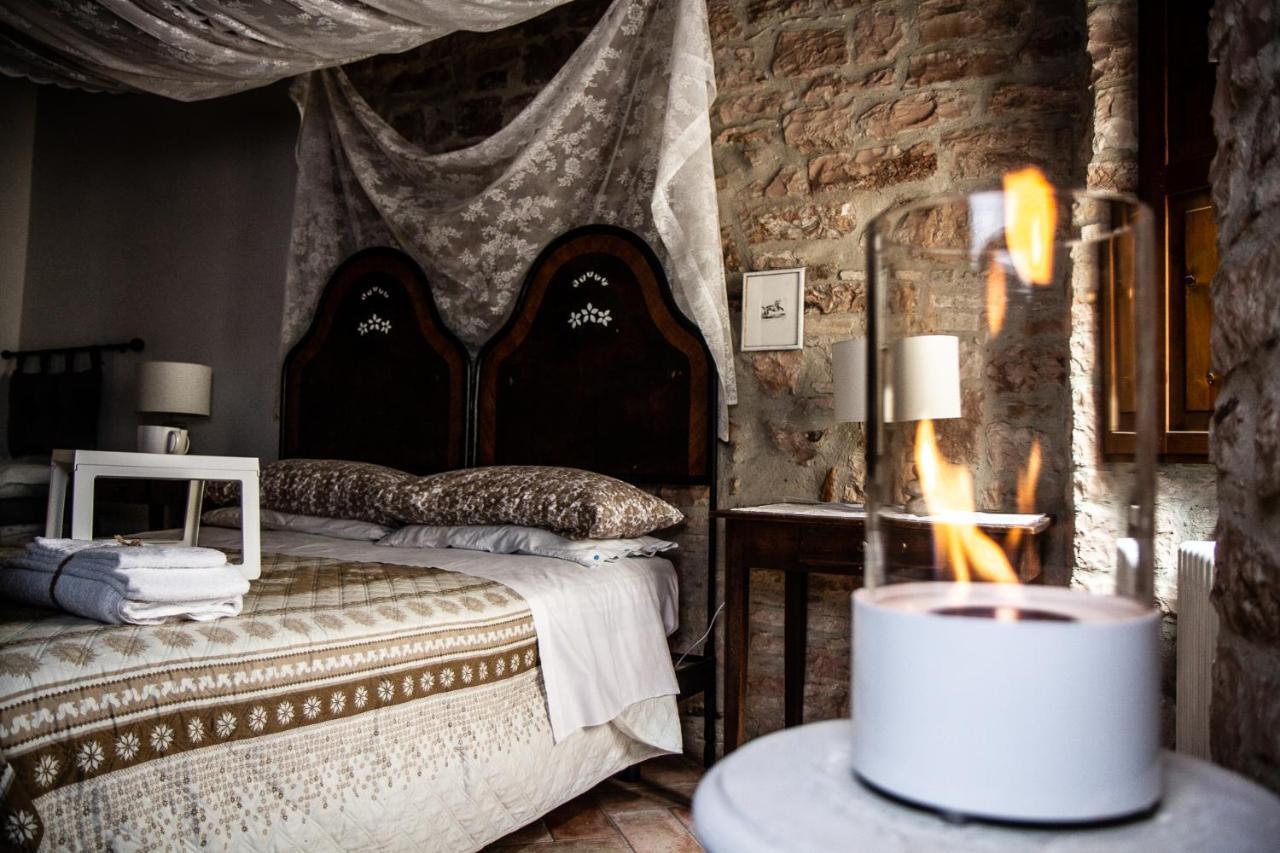 Casa Cristiano Bed & Breakfast Piobbico Luaran gambar