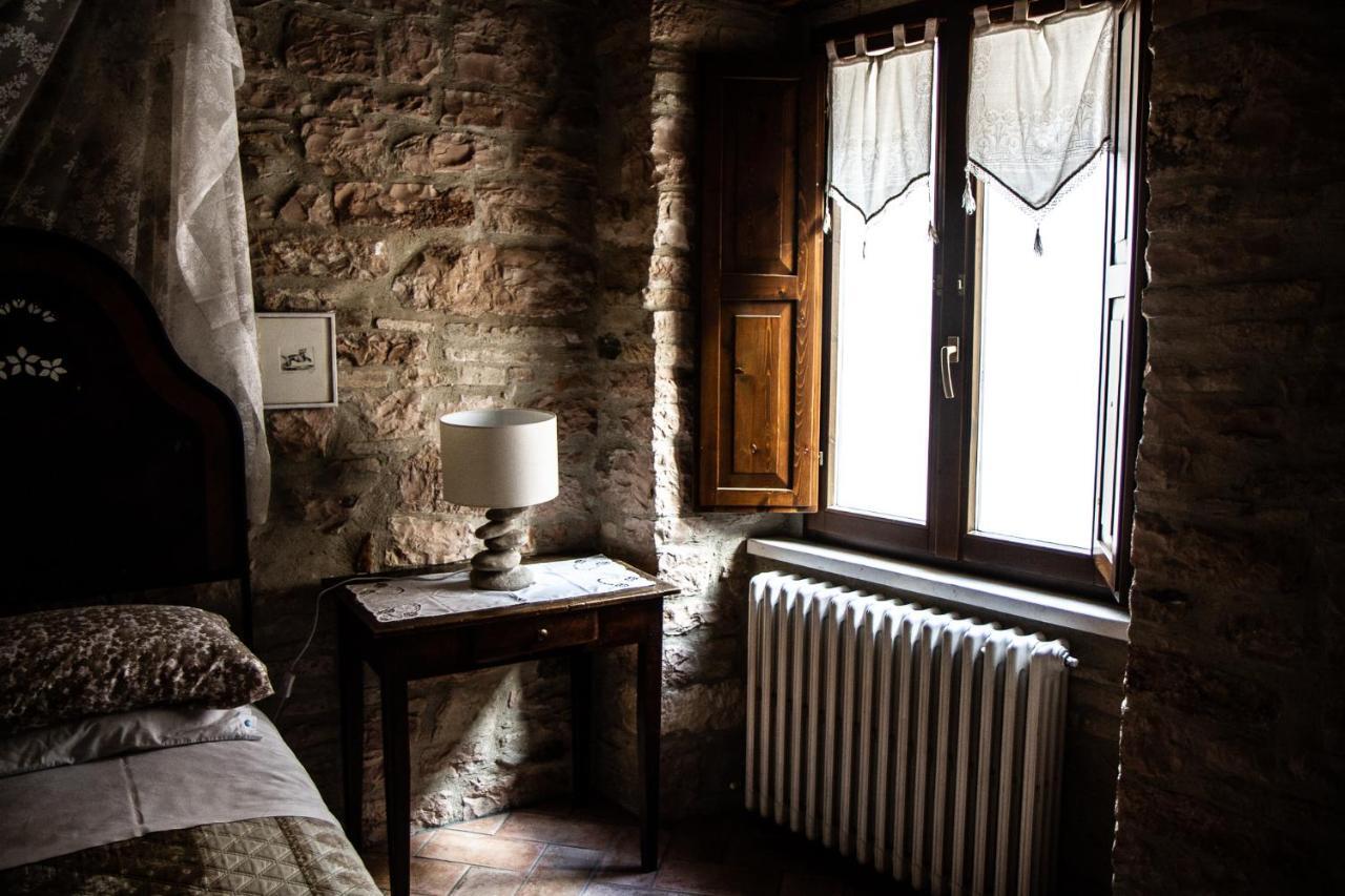 Casa Cristiano Bed & Breakfast Piobbico Luaran gambar